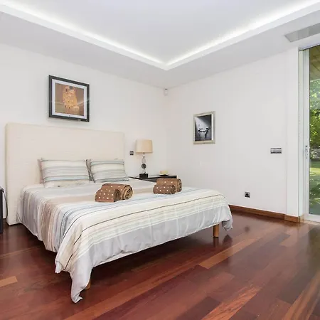 Golf Villa *
