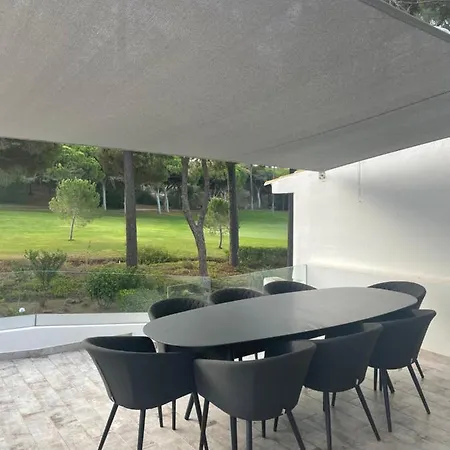Golf Villa *